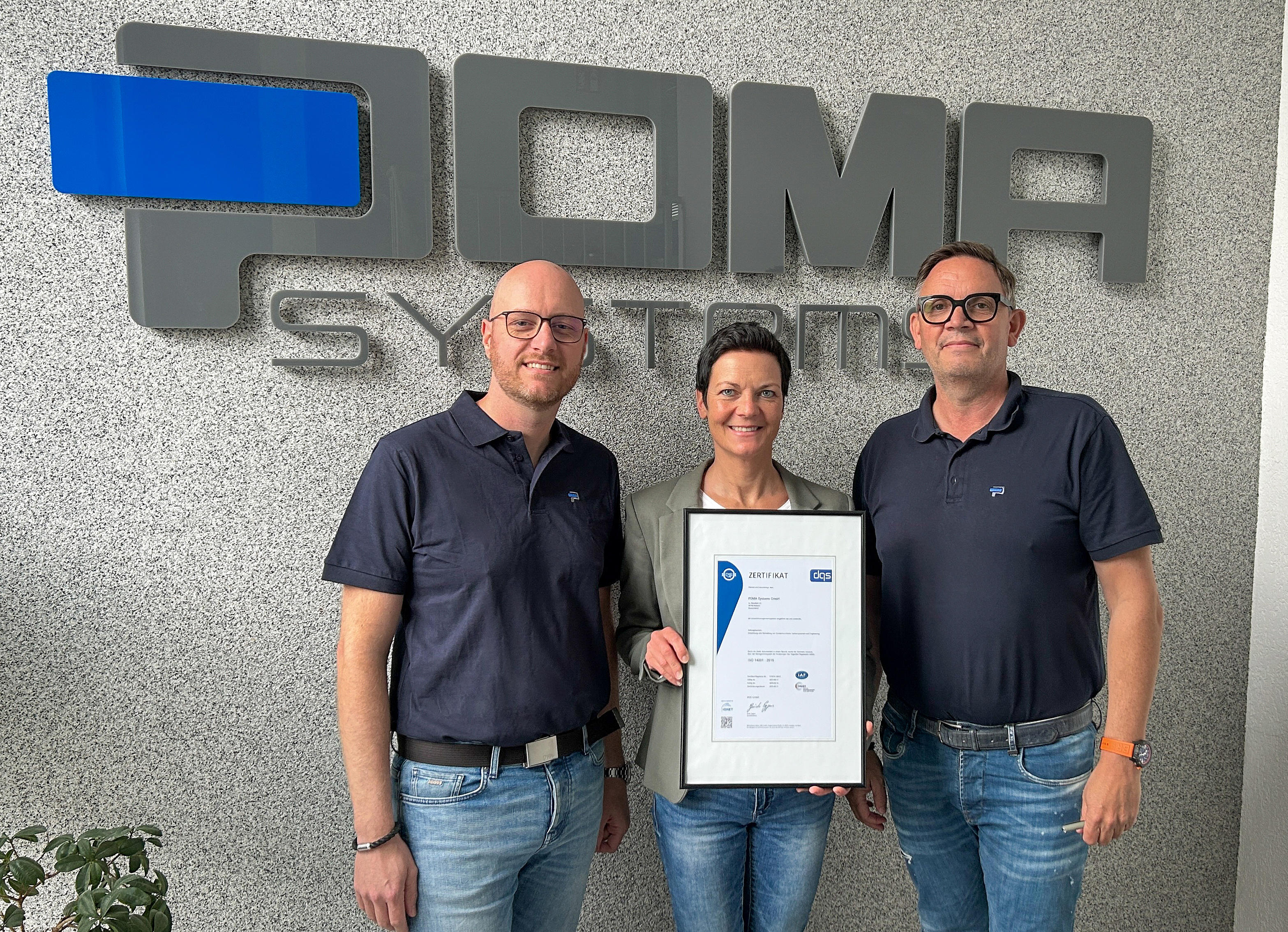 Gruppenfoto Zertifikat 14001